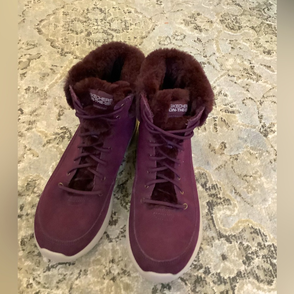 Cute comfy Skechers booties 🌺🌺